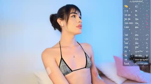 VALENTINA GAVIRIA online show from April 9, 2026, 12:32 pm