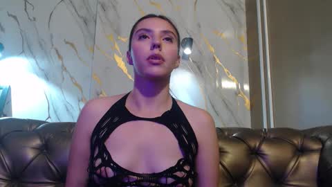 Snapshot of valentina_red18 chatting on October 9, 2025, 6:17 pm Valentina online show from October 9, 2025, 6:17 pm