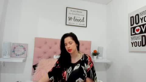 Snapshot of valentina_roose chatting on October 6, 2025, 12:02 pm valentina_roose online show from October 6, 2025, 12:02 pm