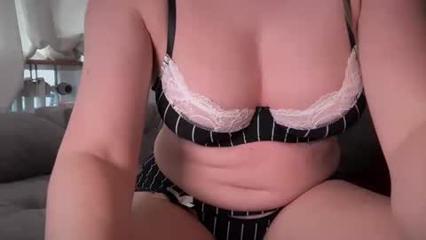 Valentina online show from September 17, 2025, 8:05 am