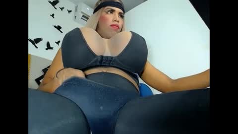 valentinabigcock23 online show from March 6, 2025, 12:41 pm