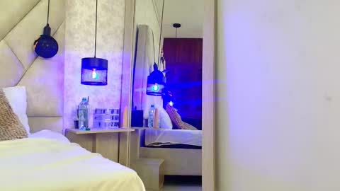 Ana online show from October 21, 2025, 5:57 pm