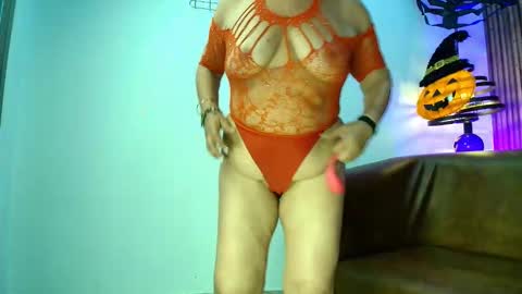 Ana online show from October 27, 2025, 7:18 pm