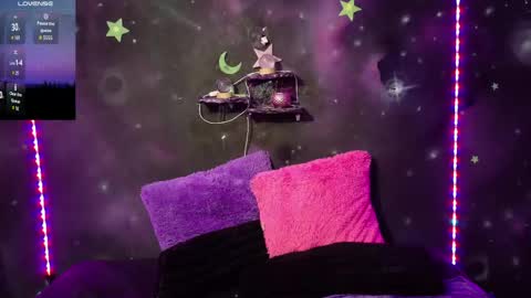 valentinarojass_ online show from May 16, 2026, 3:11 pm