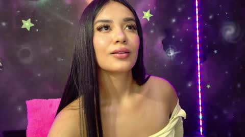 valentinarojass_ online show from May 25, 2026, 6:36 pm