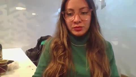 valentinaseleni24 online show from May 21, 2026, 7:54 pm
