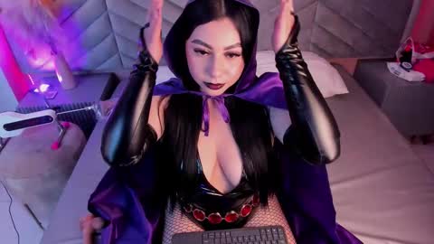 Mia  online show from October 17, 2025, 10:34 pm