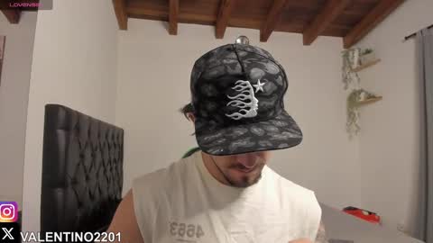 valentino online show from October 10, 2025, 12:42 am