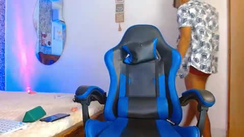 Snapshot of valentino_fs chatting on October 5, 2025, 3:38 am Mistery Guy online show from October 5, 2025, 3:38 am