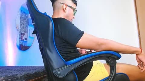 Snapshot of valentino_fs chatting on October 11, 2025, 10:58 am Mistery Guy online show from October 11, 2025, 10:58 am