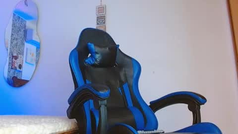 Snapshot of valentino_fs chatting on October 30, 2025, 12:56 am Mistery Guy online show from October 30, 2025, 12:56 am