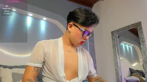 valentino_moretti online show from January 19, 2026, 11:47 am