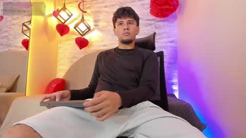 VALENTINO online show from February 17, 2026, 1:07 pm