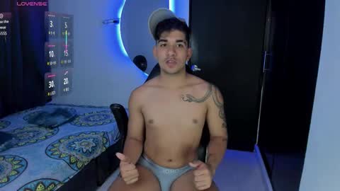 Snapshot of valentino_santos chatting on November 3, 2025, 9:05 pm valentino santos online show from November 3, 2025, 9:05 pm