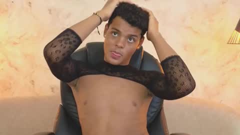 valentino_thompson online show from September 27, 2025, 8:14 pm