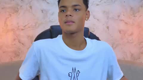 valentino_thompson online show from October 8, 2025, 8:17 pm