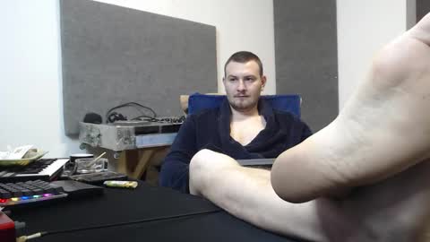 Snapshot of valentinofit chatting on October 4, 2025, 2:26 pm Valentino online show from October 4, 2025, 2:26 pm