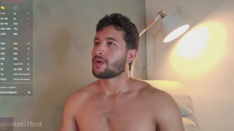 Snapshot of valentinoford chatting on January 29, 2025, 1:37 am Valentino online show from January 29, 2025, 1:37 am