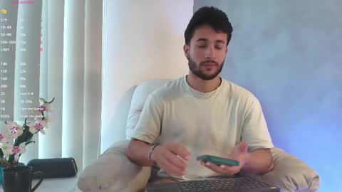 Snapshot of valentinoford chatting on February 18, 2025, 7:41 pm Valentino online show from February 18, 2025, 7:41 pm