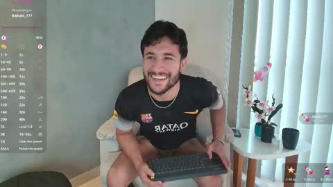 Snapshot of valentinoford chatting on February 22, 2025, 9:37 pm Valentino online show from February 22, 2025, 9:37 pm