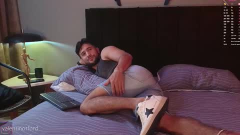 Snapshot of valentinoford chatting on September 18, 2025, 6:32 pm Valentino online show from September 18, 2025, 6:32 pm