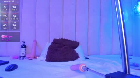 Snapshot of valentinomoreti chatting on March 7, 2025, 4:57 am Valentino online show from March 7, 2025, 4:57 am