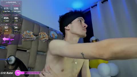 Snapshot of valentinomoreti chatting on September 28, 2025, 3:17 pm Valentino online show from September 28, 2025, 3:17 pm