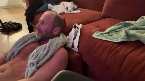 Couple online show from December 8, 2024, 8:04 pm