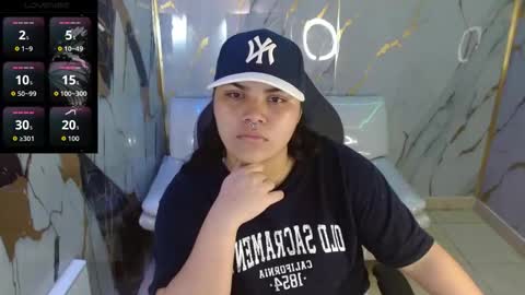 valeri_harpers4 online show from May 7, 2026, 2:06 am