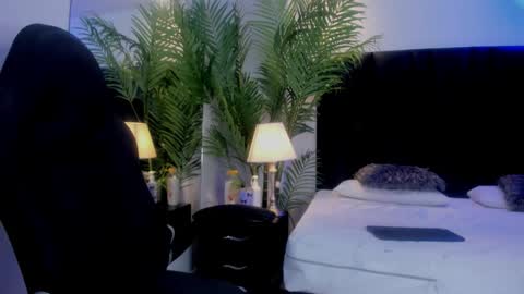 valeri_tafur online show from October 11, 2025, 11:31 am