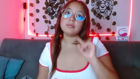 Snapshot of valeria_cherry chatting on January 5, 2025, 4:58 am valeria online show from January 5, 2025, 4:58 am