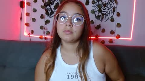 Snapshot of valeria_cherry chatting on January 12, 2025, 5:34 am valeria online show from January 12, 2025, 5:34 am