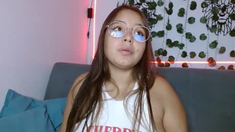 Snapshot of valeria_cherry chatting on January 13, 2025, 5:44 am valeria online show from January 13, 2025, 5:44 am