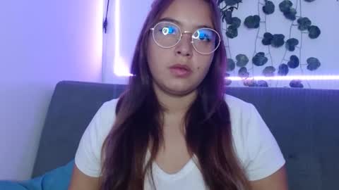 Snapshot of valeria_cherry chatting on January 21, 2025, 6:33 am valeria online show from January 21, 2025, 6:33 am