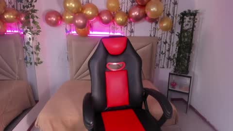 valeria online show from April 13, 2026, 8:14 pm