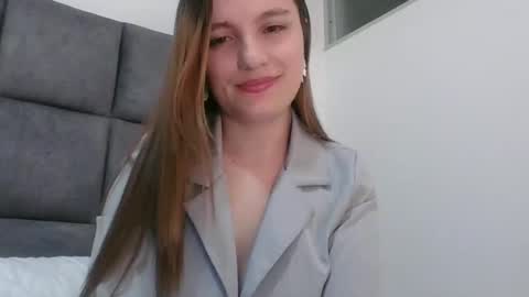 Snapshot of valeriafrannco chatting on February 6, 2025, 8:29 am valeriafrannco online show from February 6, 2025, 8:29 am