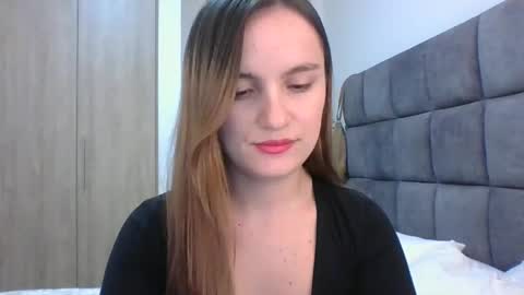 Snapshot of valeriafrannco chatting on February 18, 2025, 5:20 am valeriafrannco online show from February 18, 2025, 5:20 am