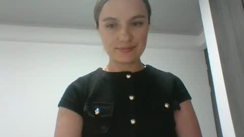 valeriafrannco online show from March 1, 2026, 5:20 am