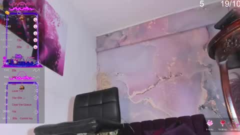   online show from October 19, 2025, 1:23 pm