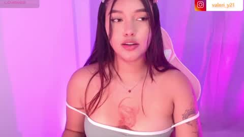 Snapshot of valeribell1 chatting on April 22, 2026, 6:09 pm Valeri online show from April 22, 2026, 6:09 pm