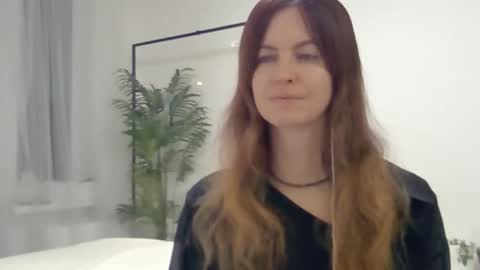 valerie_rose777 online show from December 15, 2025, 8:24 pm