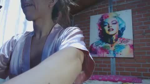 Snapshot of valerie_rousse chatting on December 22, 2024, 8:03 pm valerie_rousse online show from December 22, 2024, 8:03 pm