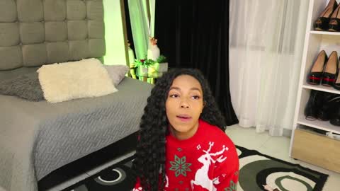 Snapshot of valeriebony chatting on December 16, 2024, 4:02 am Valerie Style3 online show from December 16, 2024, 4:02 am