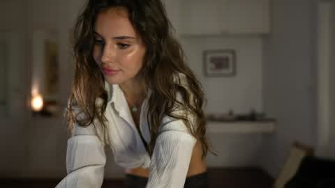 Snapshot of valerieh chatting on November 13, 2025, 12:31 am Valerie online show from November 13, 2025, 12:31 am