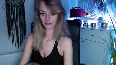 Snapshot of valerieluvsugar chatting on December 9, 2024, 9:58 pm Valerie online show from December 9, 2024, 9:58 pm