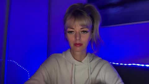 Valerie  online show from December 13, 2025, 9:53 pm