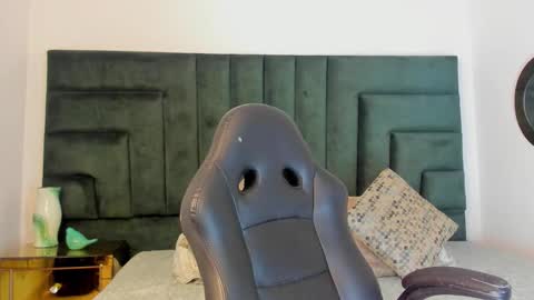 Valerie Mattson online show from December 18, 2025, 5:52 pm