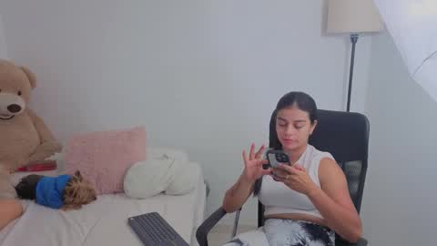 Juli C online show from October 17, 2025, 12:36 am