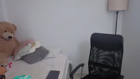 Juli C online show from November 2, 2025, 12:24 am