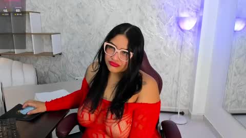 Valeria GomezGMT-5 2200-0600 online show from June 2, 2026, 3:52 am